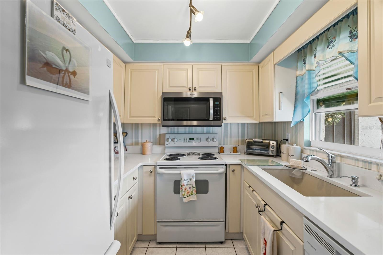 BURGUNDY UNIT ONE - Residential