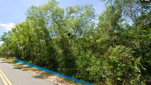 CHAIN O LAKES - Land