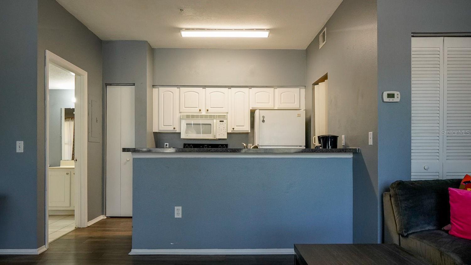 BEACHWAY CONDOS - Residential Lease