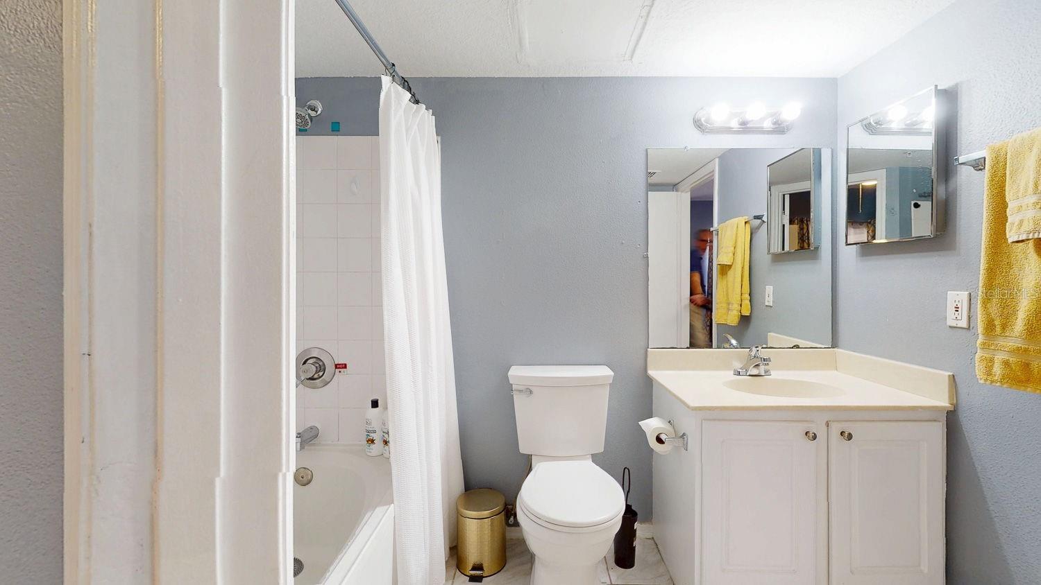 BEACHWAY CONDOS - Residential Lease
