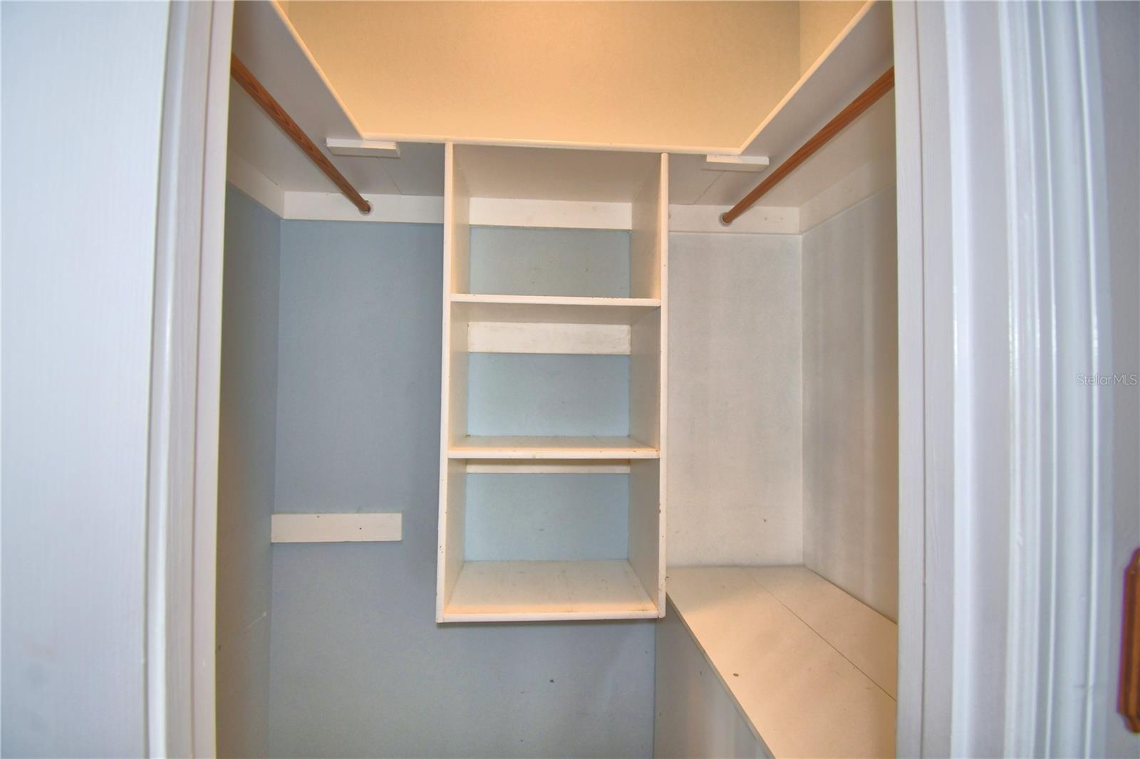 ARROWHEAD LAKES - Residential