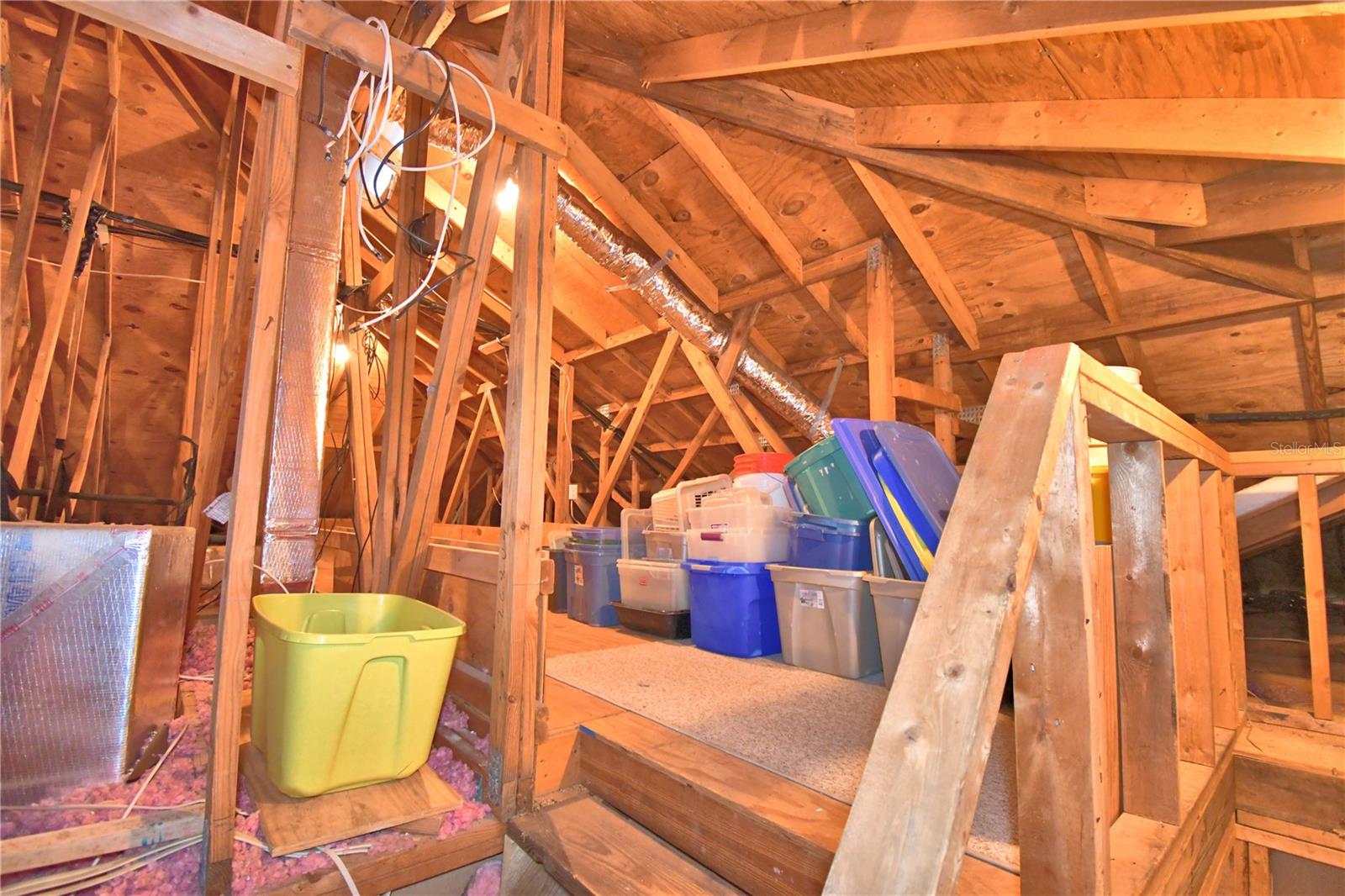 ARROWHEAD LAKES - Residential