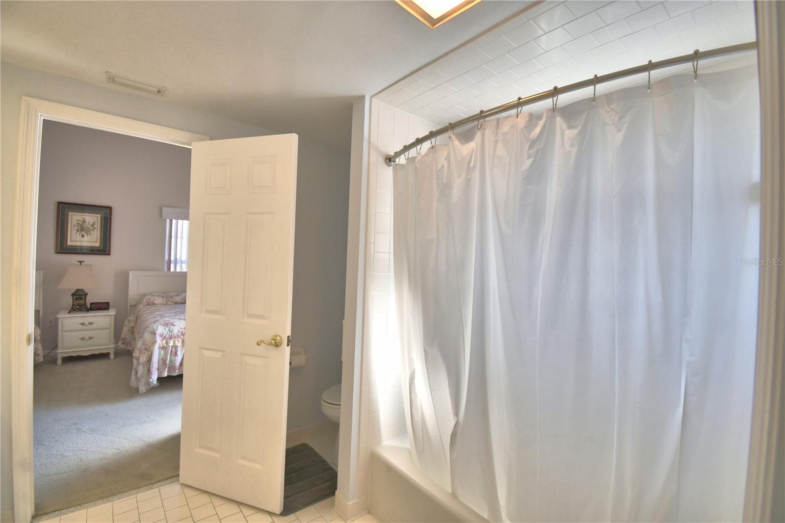 ARROWHEAD LAKES - Residential