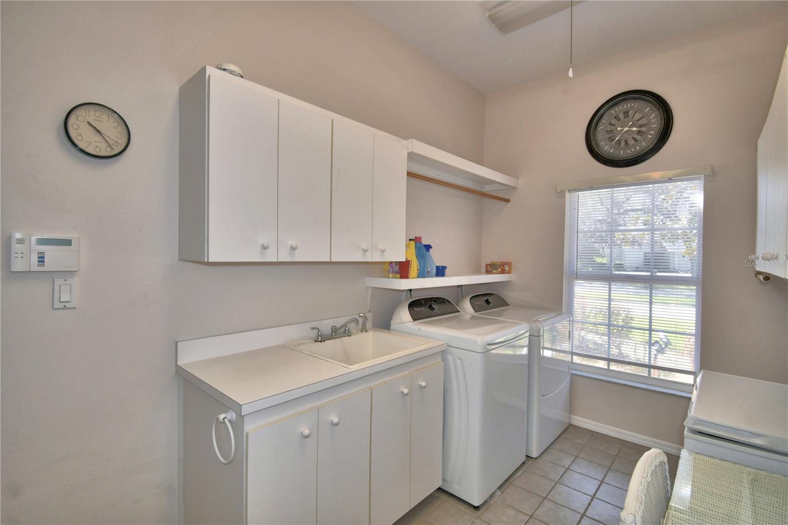 ARROWHEAD LAKES - Residential