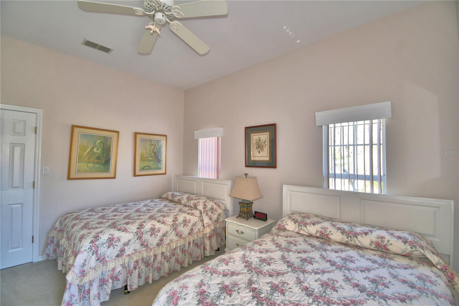 ARROWHEAD LAKES - Residential