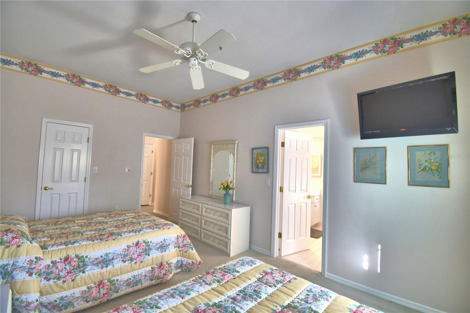 ARROWHEAD LAKES - Residential