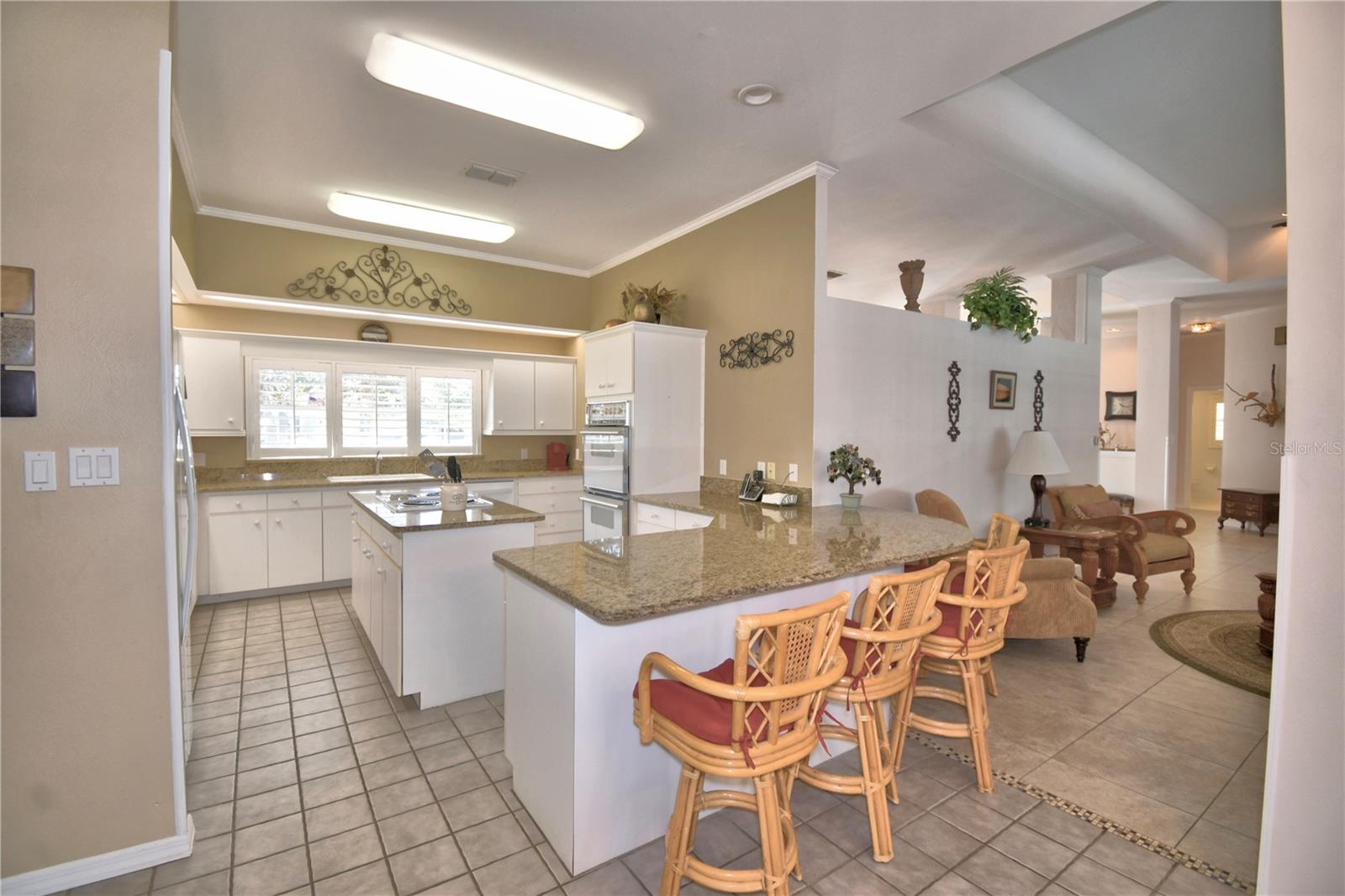 ARROWHEAD LAKES - Residential