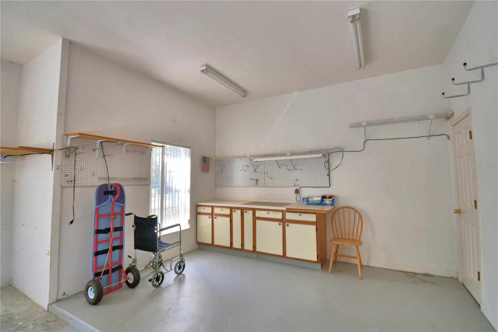 ARROWHEAD LAKES - Residential