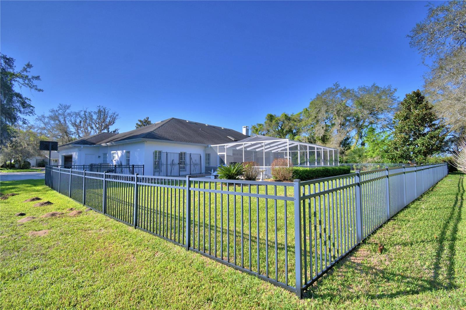 ARROWHEAD LAKES - Residential