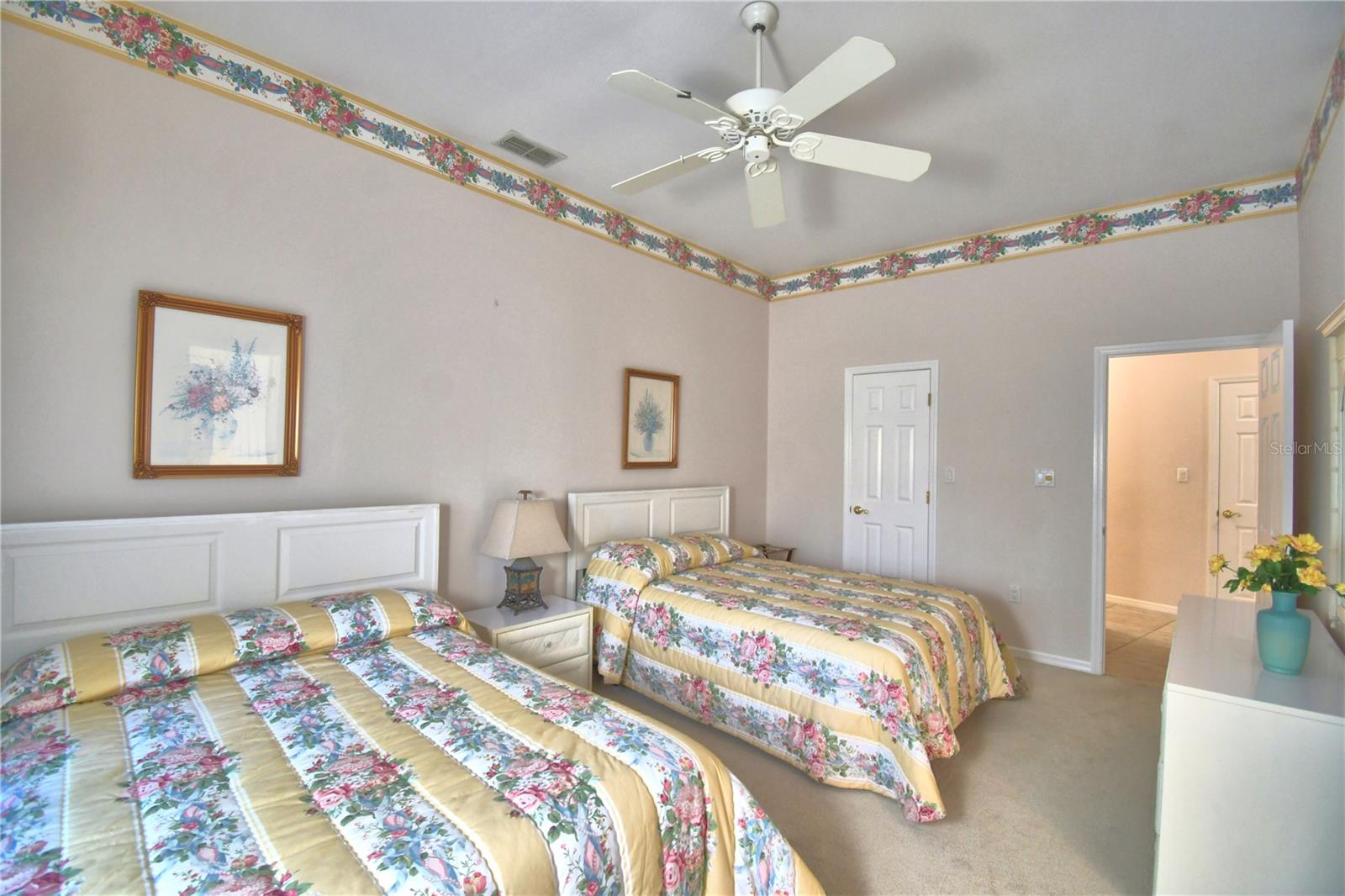 ARROWHEAD LAKES - Residential