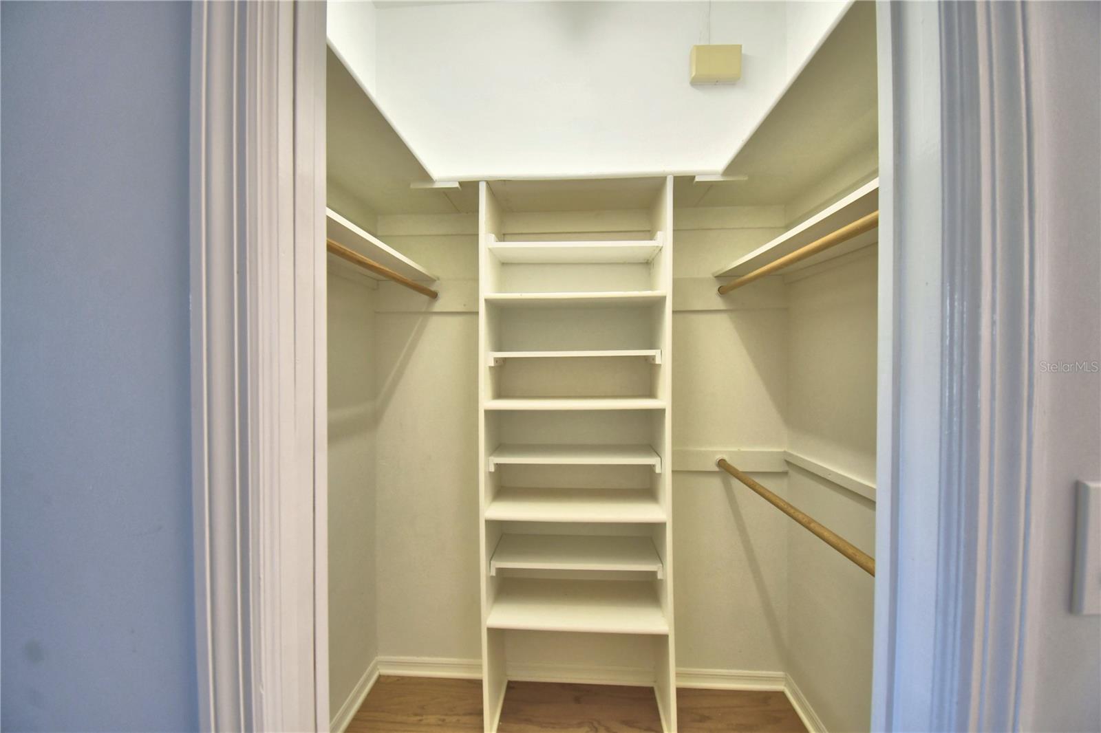 ARROWHEAD LAKES - Residential