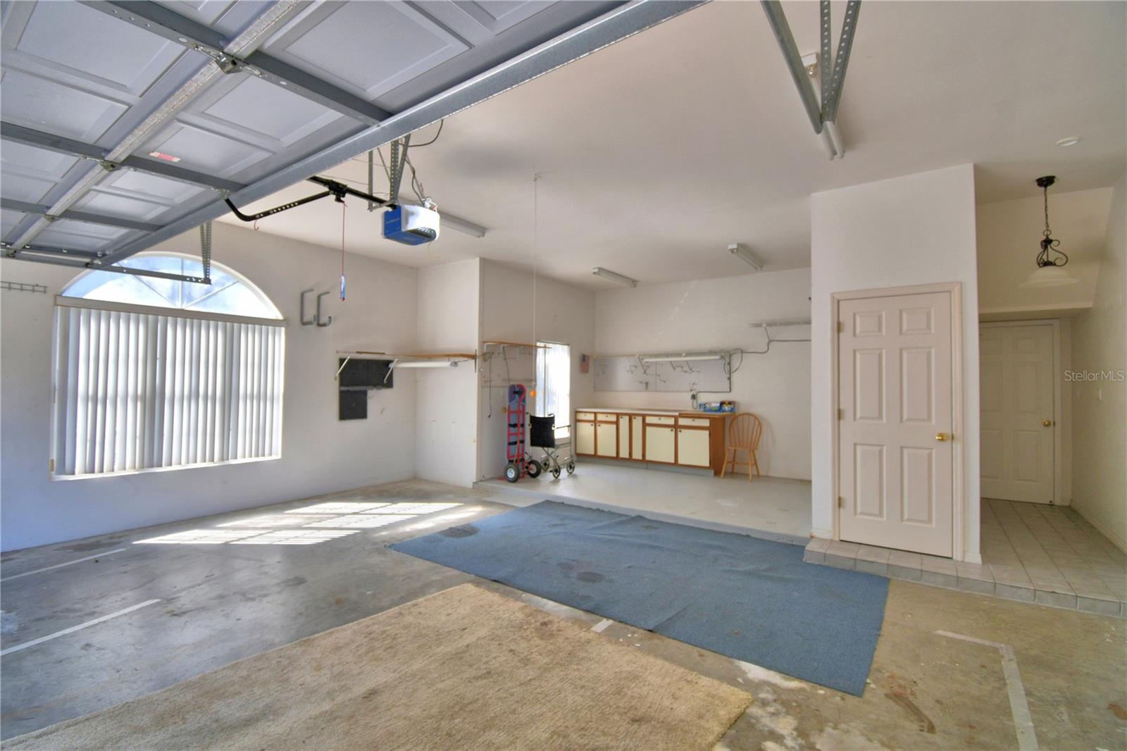 ARROWHEAD LAKES - Residential