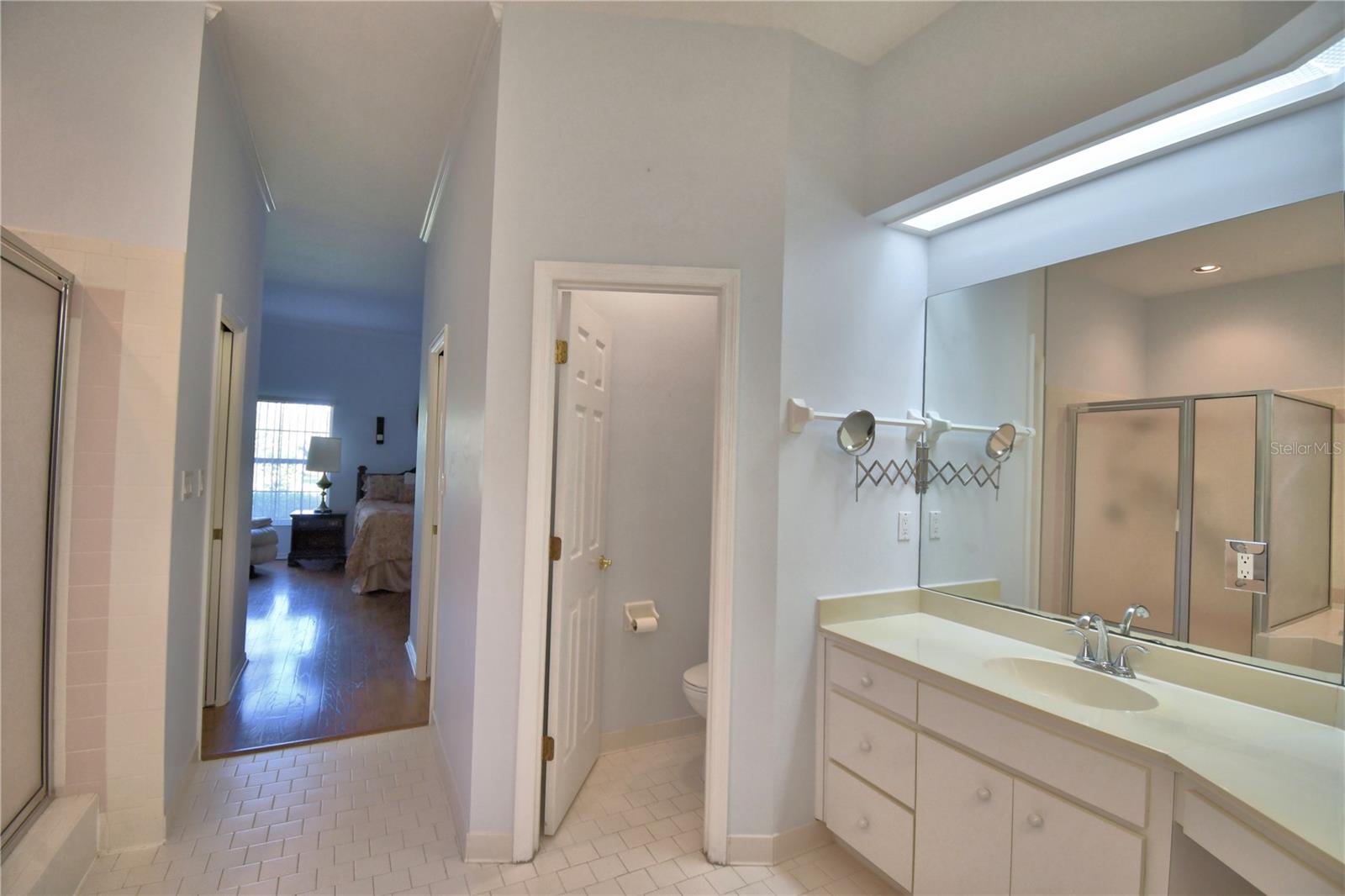 ARROWHEAD LAKES - Residential