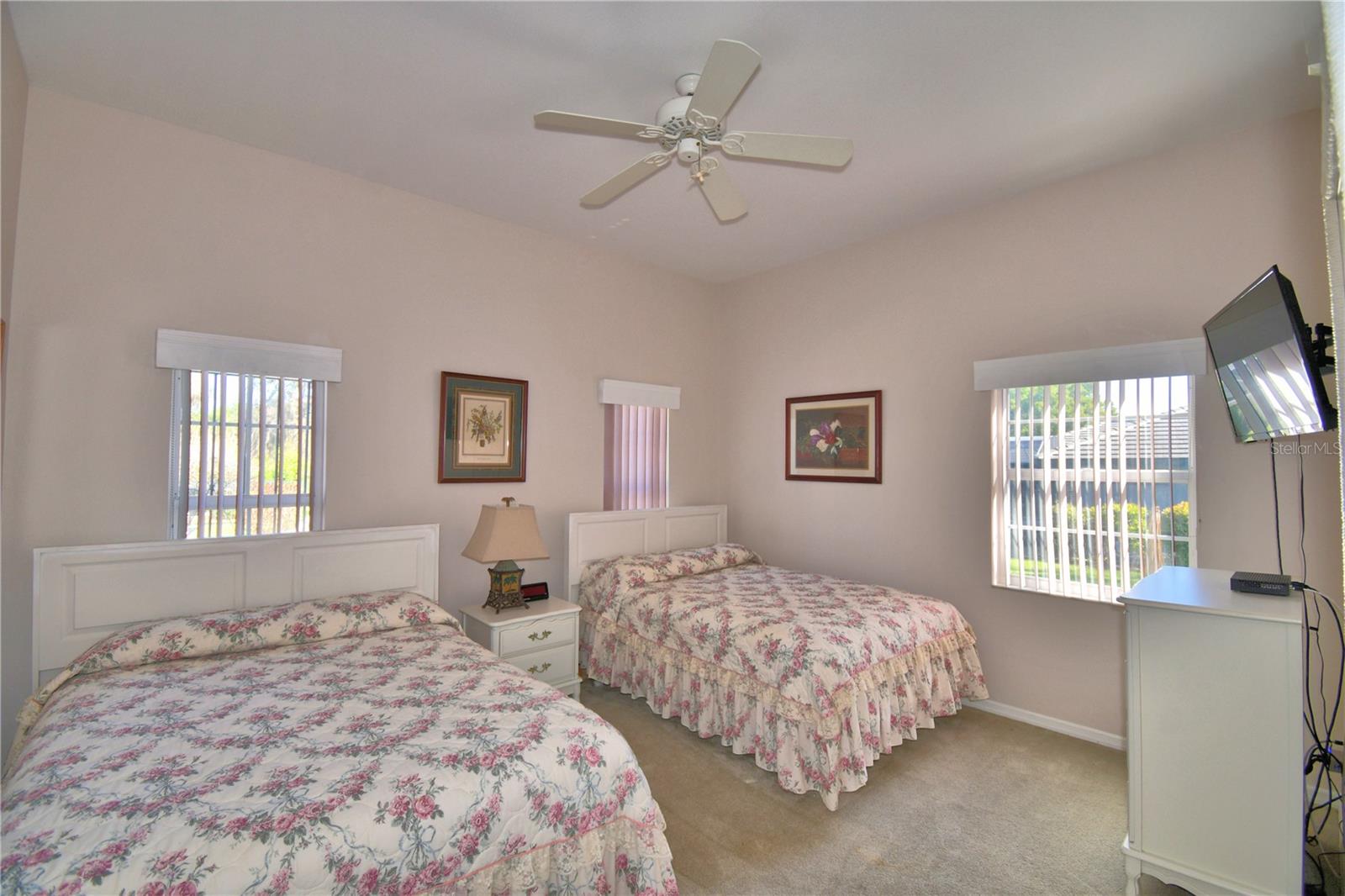 ARROWHEAD LAKES - Residential