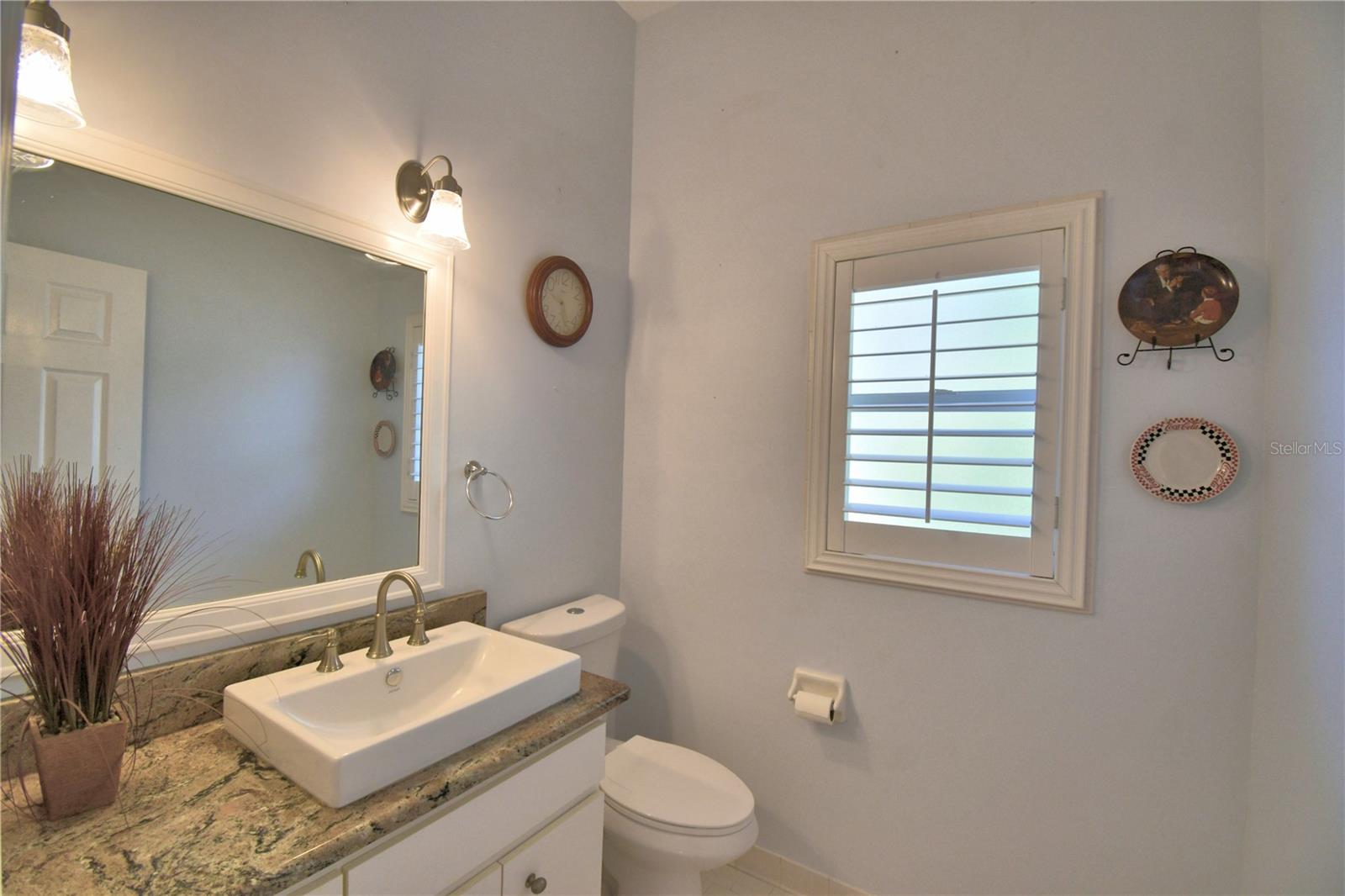 ARROWHEAD LAKES - Residential