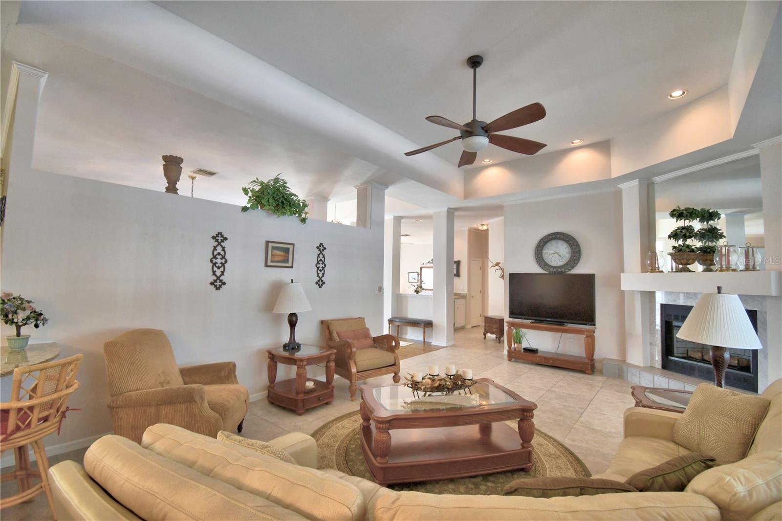 ARROWHEAD LAKES - Residential