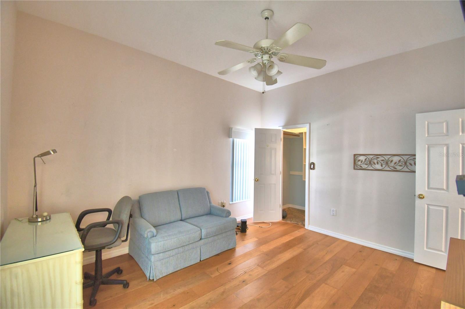 ARROWHEAD LAKES - Residential