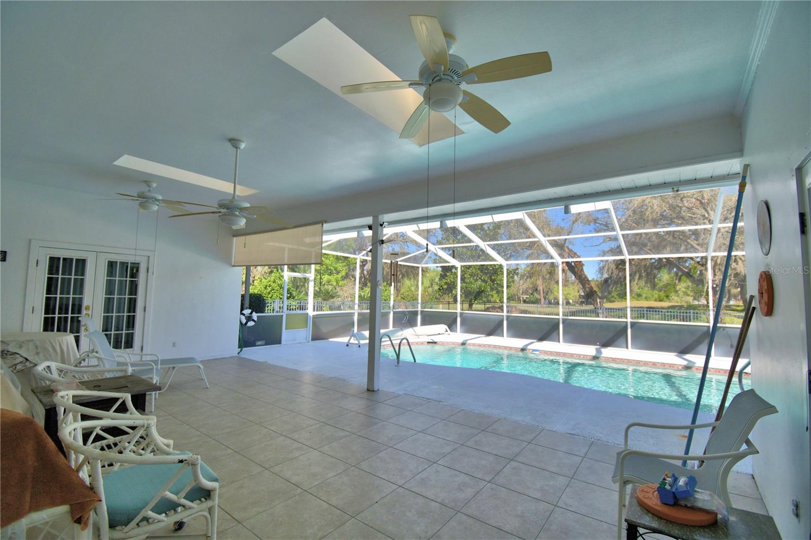 ARROWHEAD LAKES - Residential