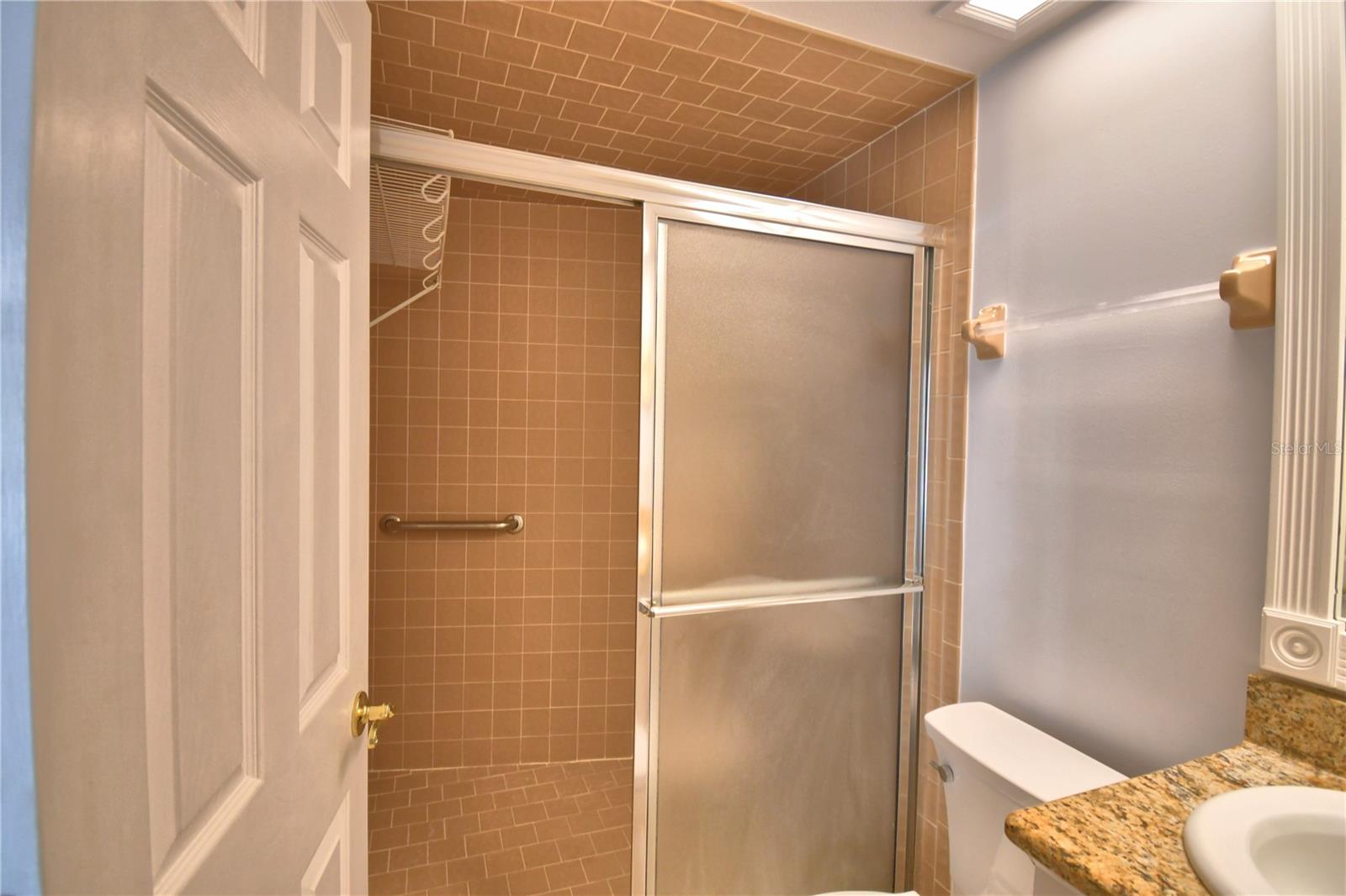 ARROWHEAD LAKES - Residential