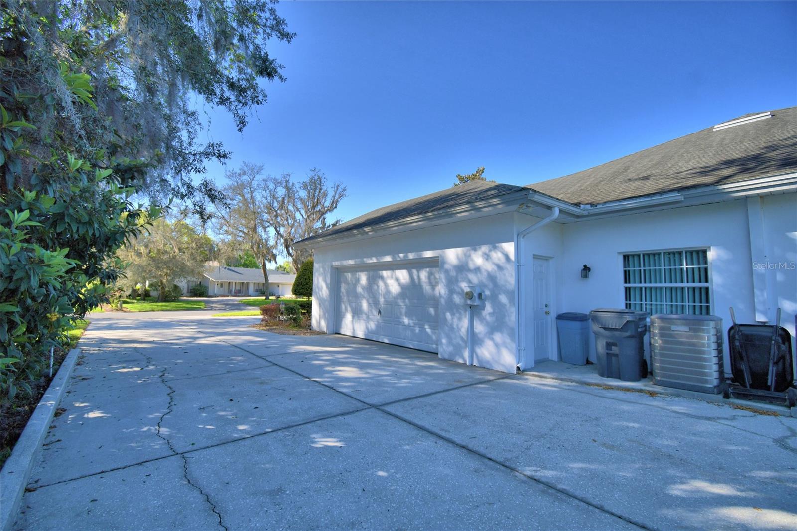 ARROWHEAD LAKES - Residential