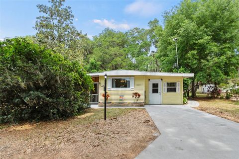 A home in LADY LAKE