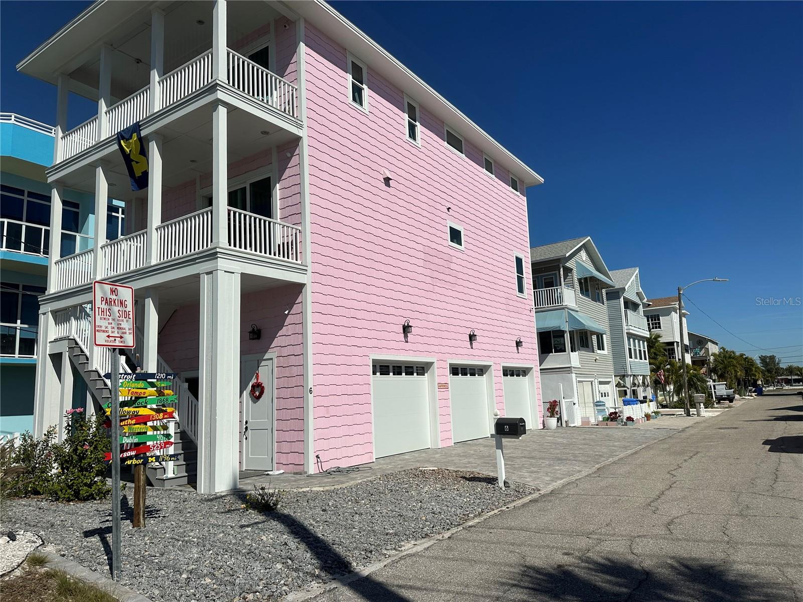 PENGUIN CABANA SUB - Residential