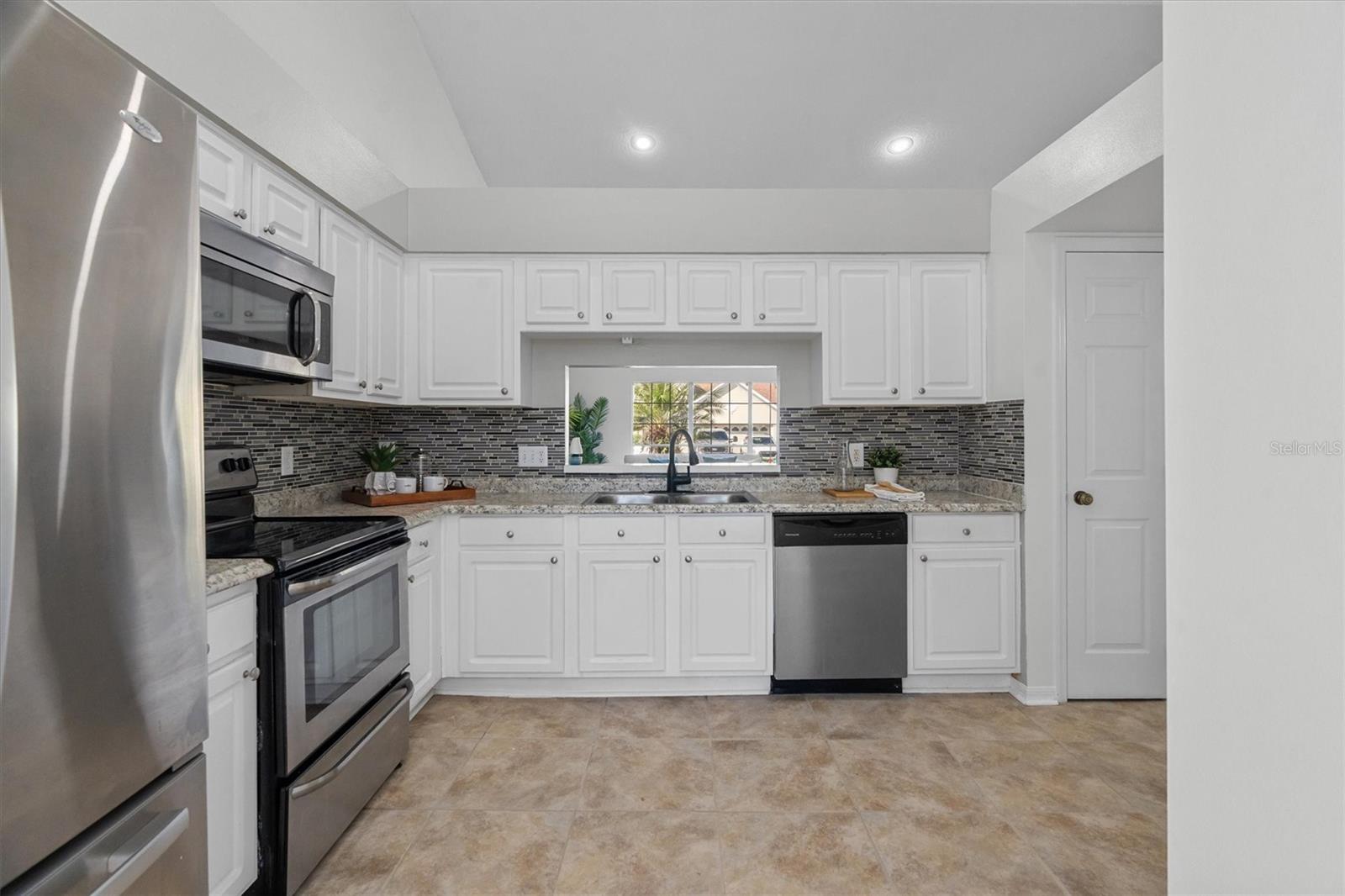 COLONY COVE - Residential