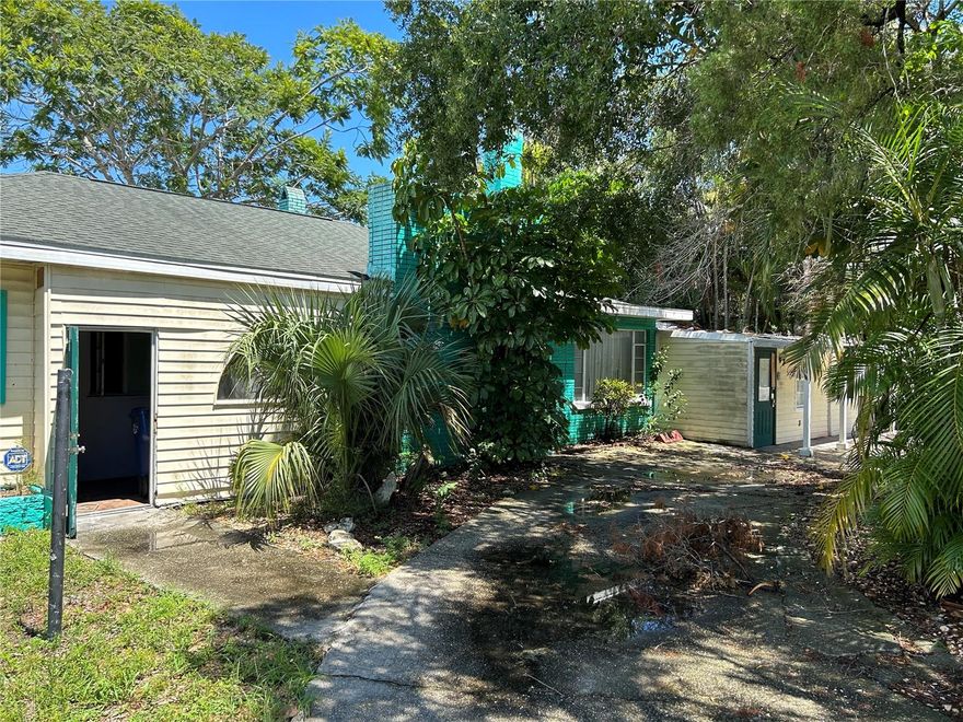 Incredible opportunity in Bradenton, Florida! This spacious 6-Bedroom property is brimming with potential, and with some TLC, its poised to be a duplex dream. Act now and make it yours today, the possibilities are endless! Come check it out and make this place yours!