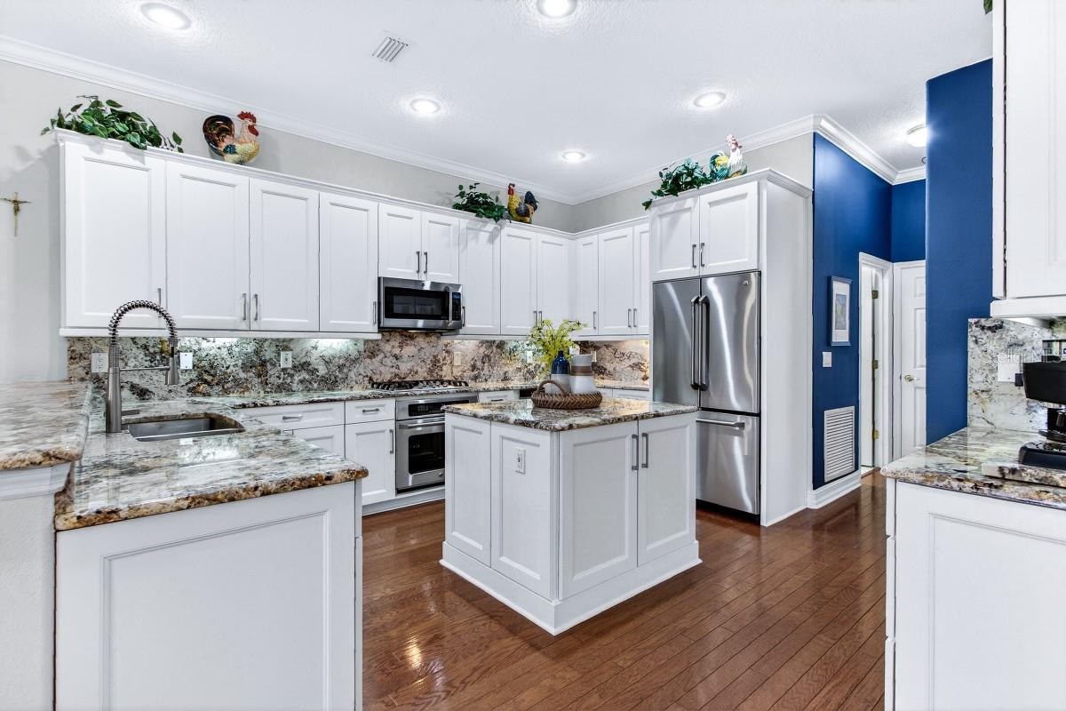 ESTATES AT ALOMA WOODS PH 2 - Residential