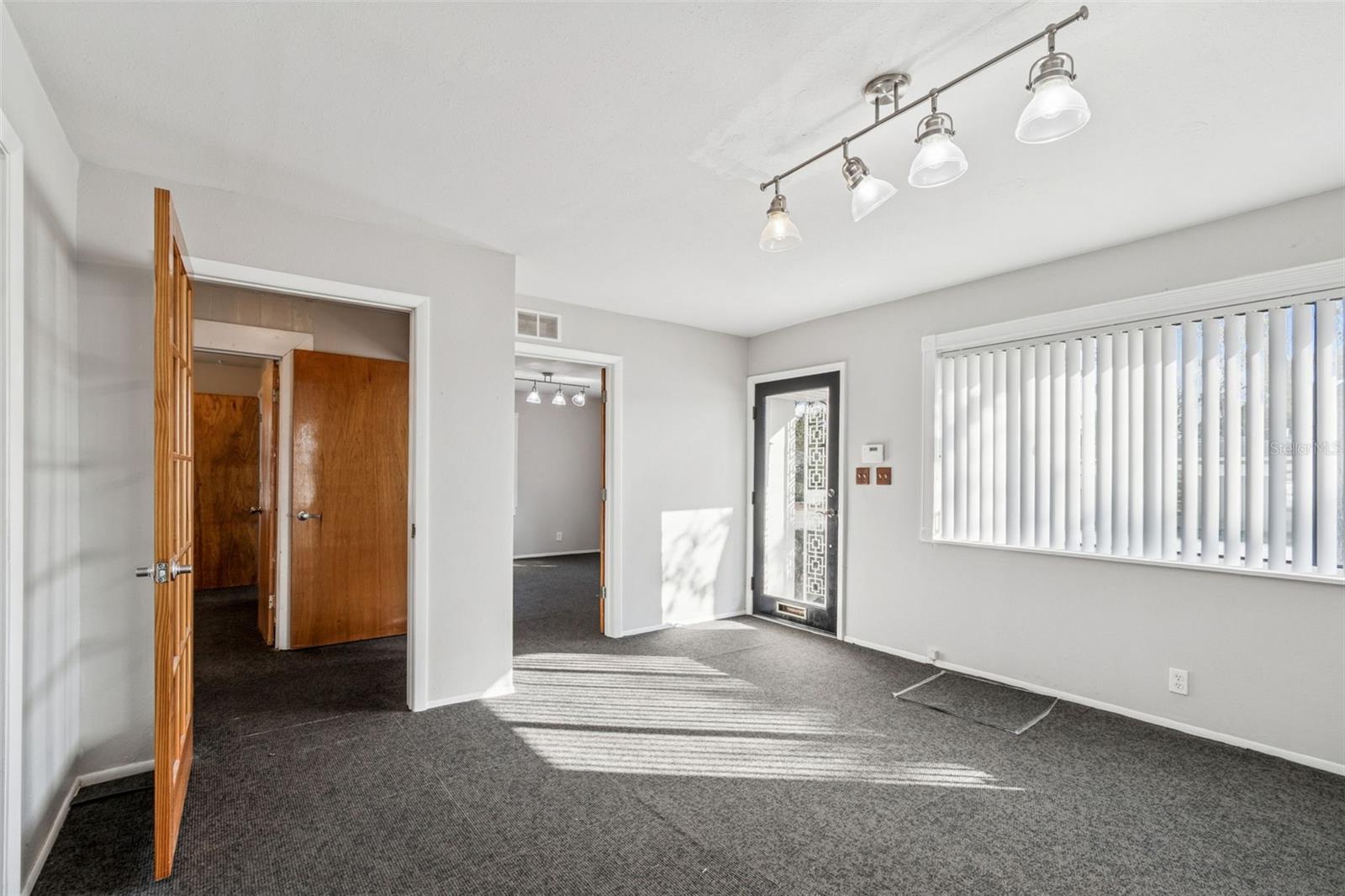 OAKWOOD WALKER REP - Commercial Sale