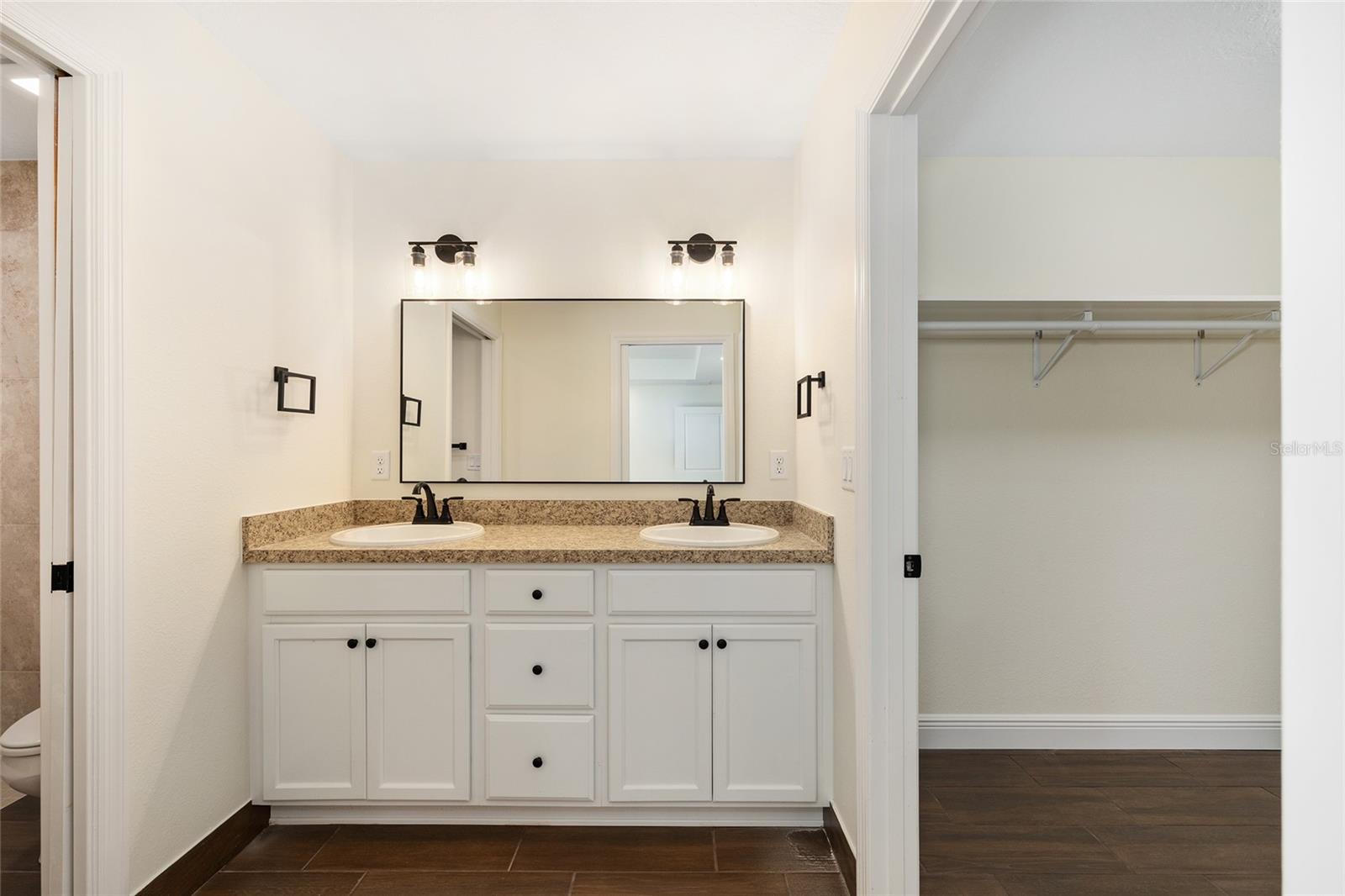 RAINBOW LAKES ESTATES - Residential