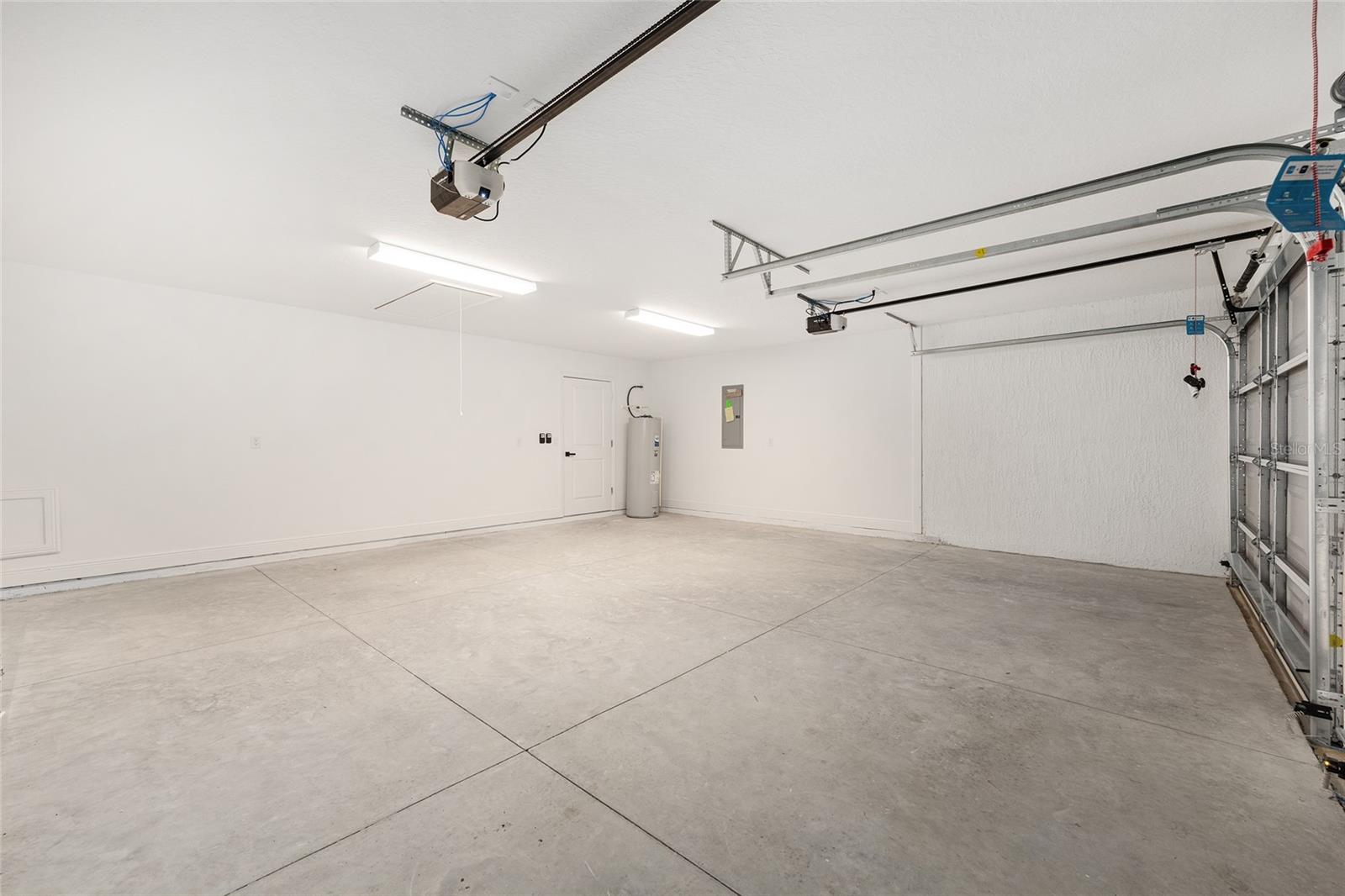 RAINBOW LAKES ESTATES - Residential