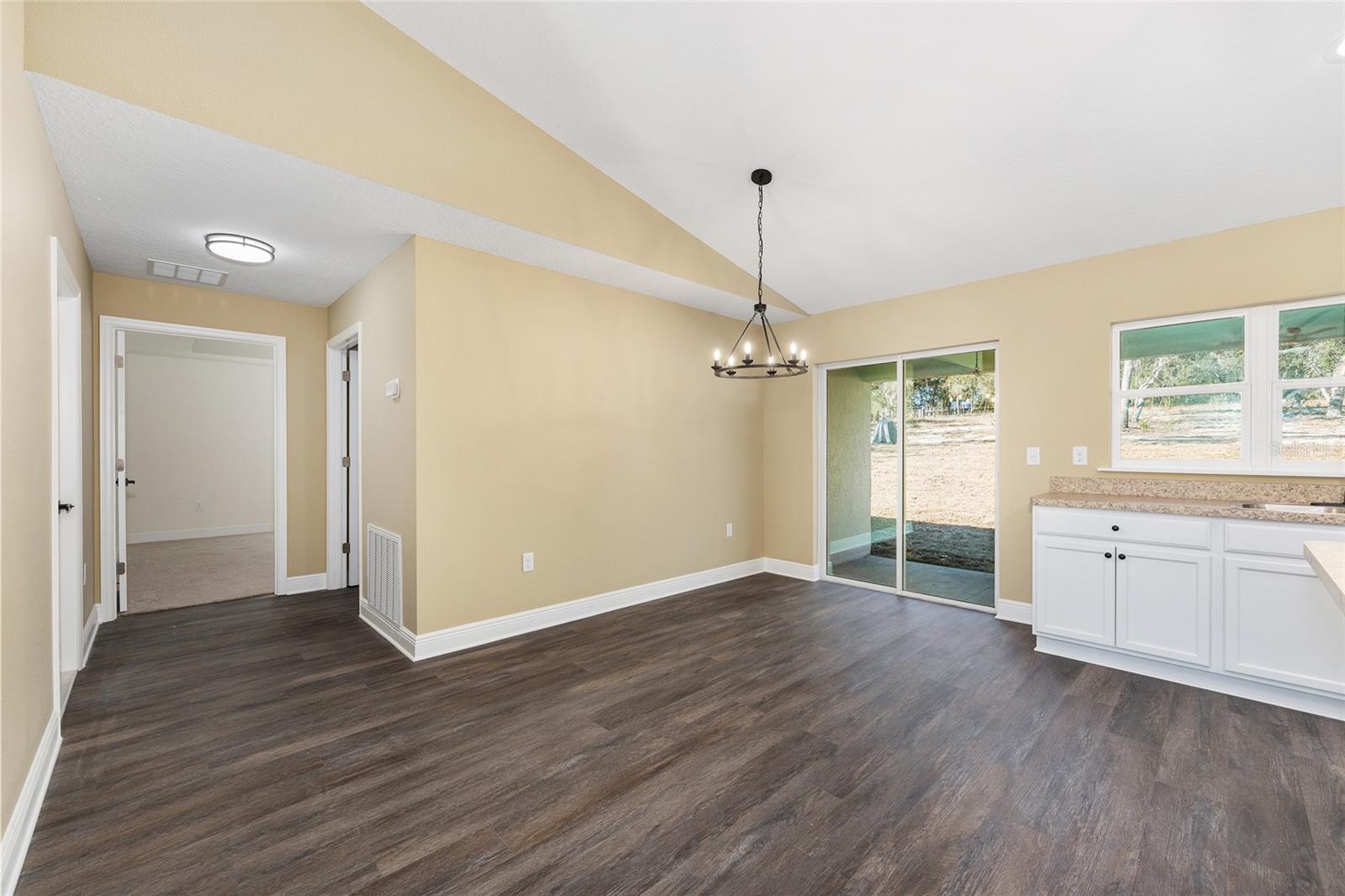 RAINBOW LAKES ESTATES - Residential