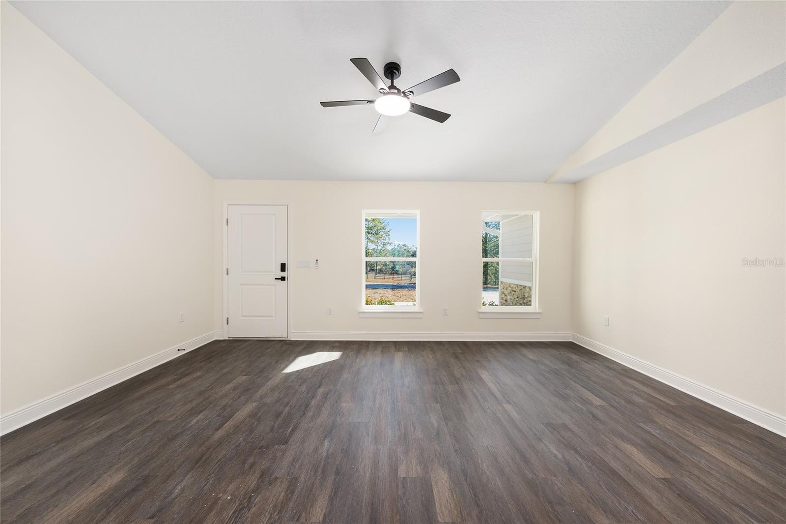 RAINBOW LAKES ESTATES - Residential