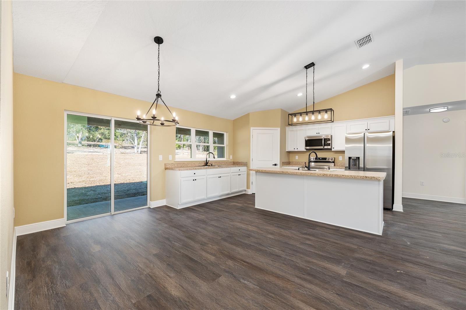 RAINBOW LAKES ESTATES - Residential