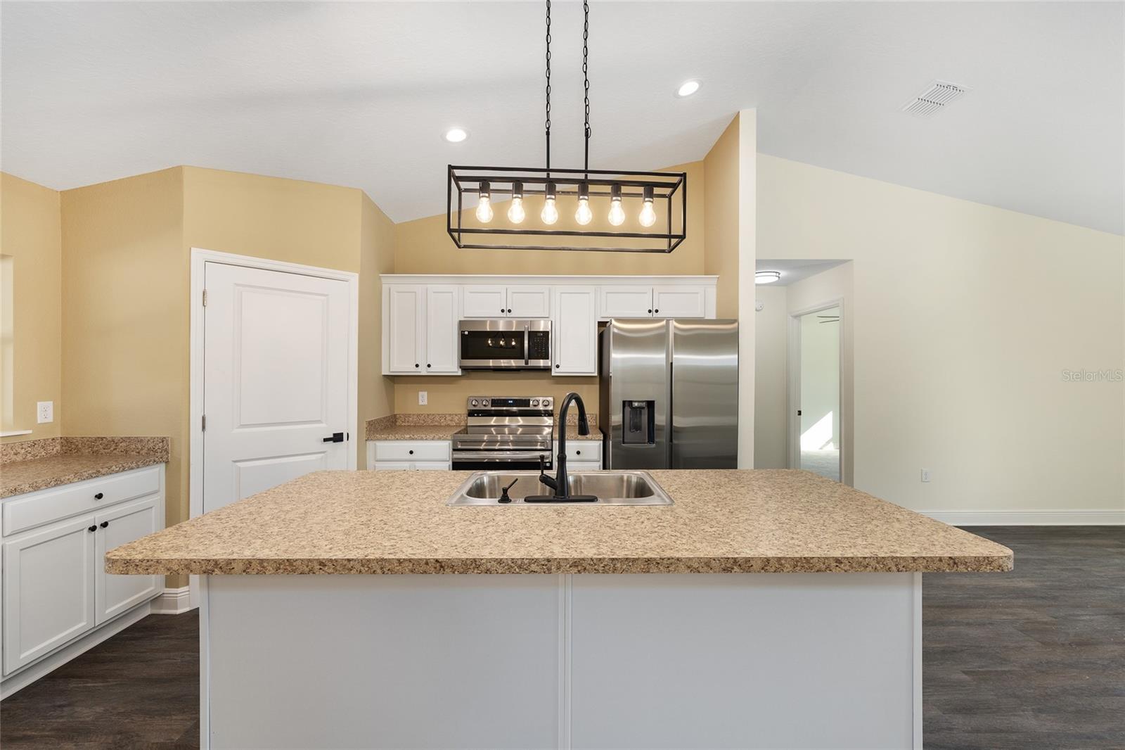 RAINBOW LAKES ESTATES - Residential