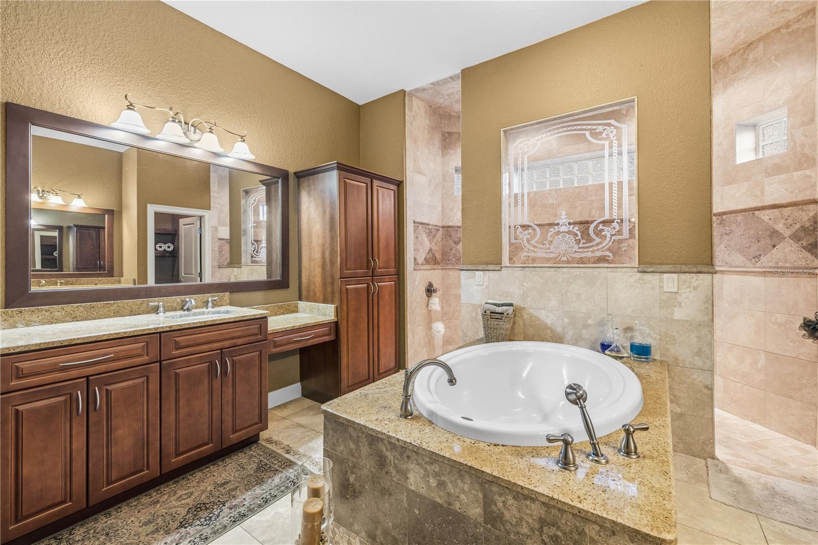 DEER BROOKE - Residential