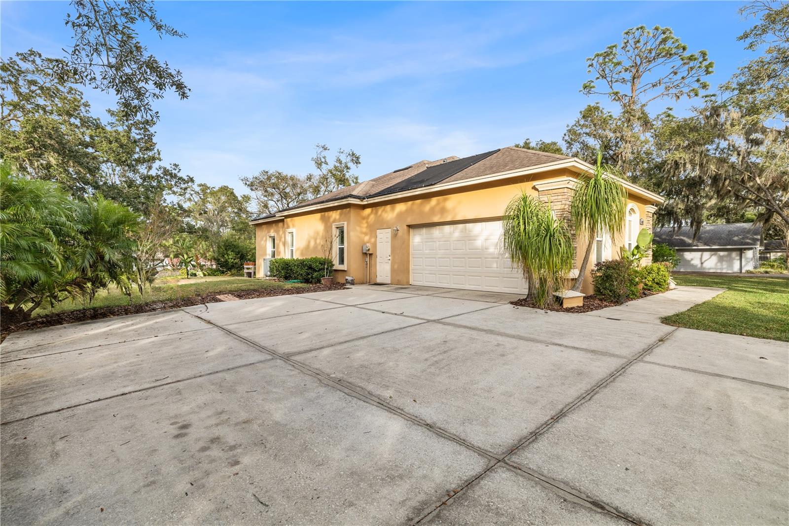 DEER BROOKE - Residential