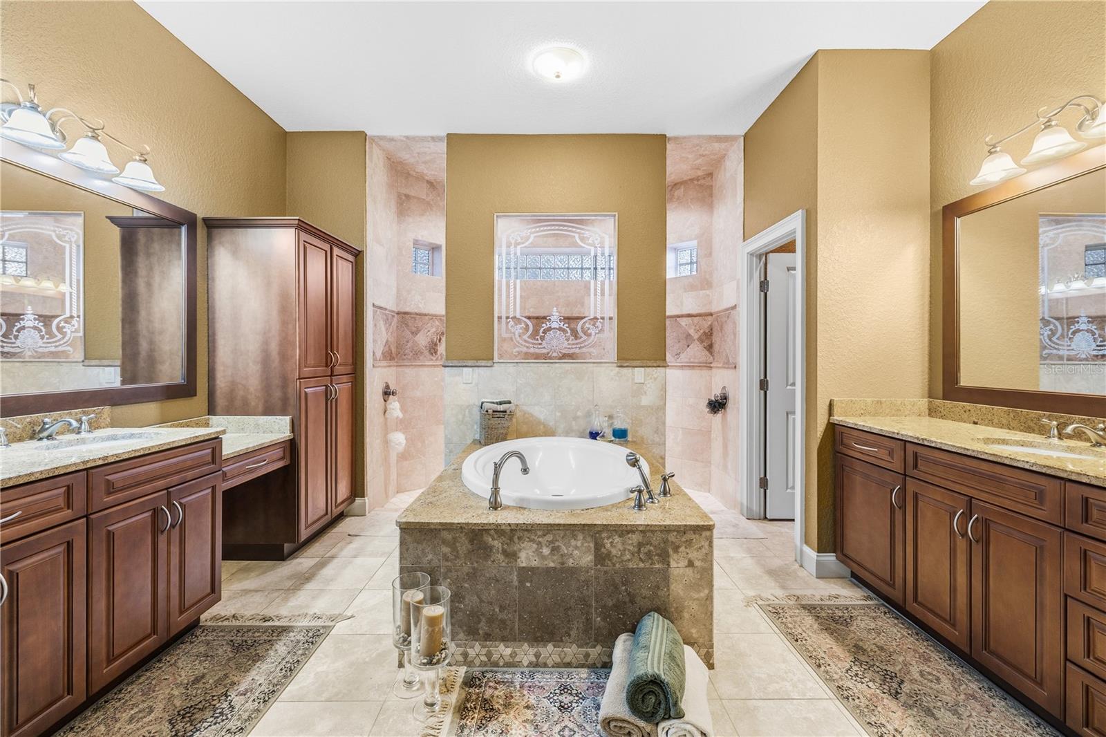 DEER BROOKE - Residential