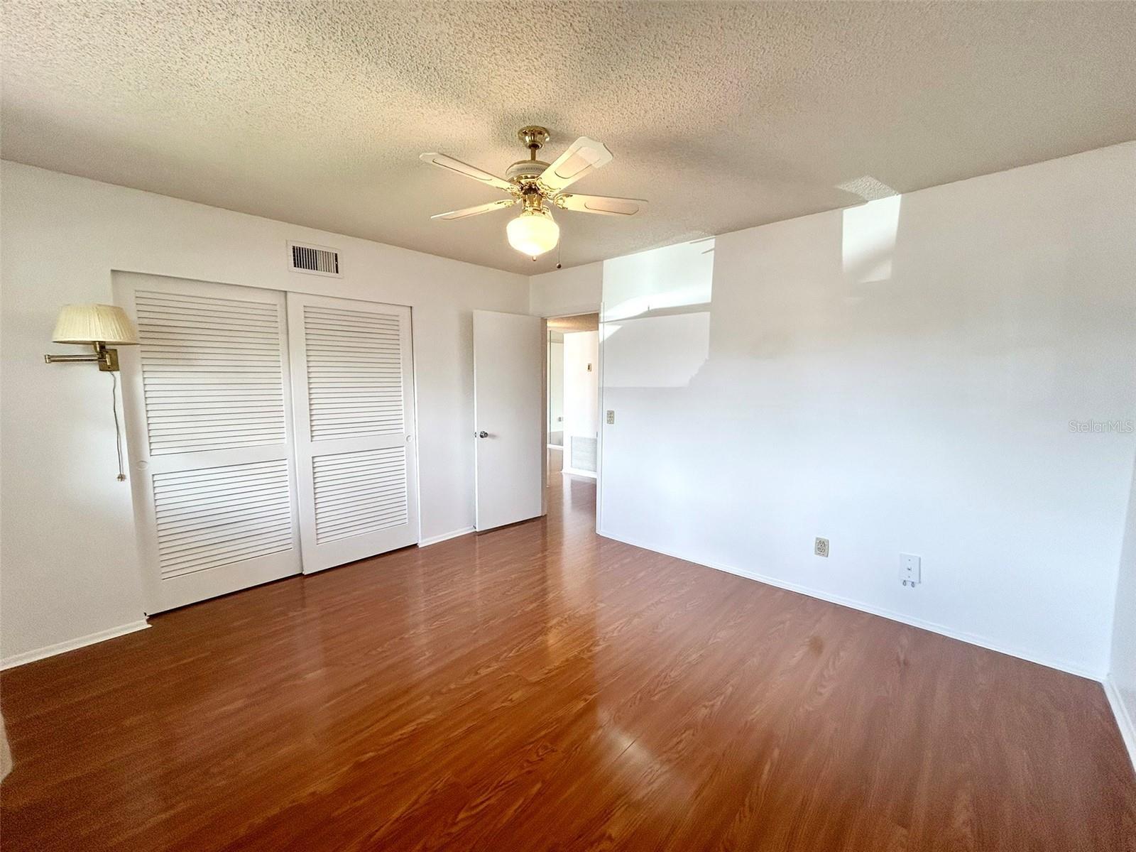 ON TOP OF THE WORLD - Residential