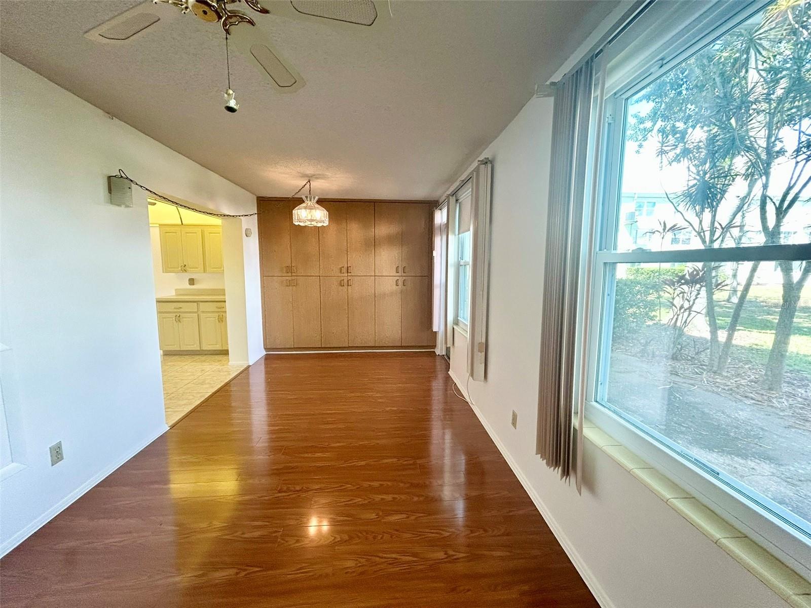 ON TOP OF THE WORLD - Residential