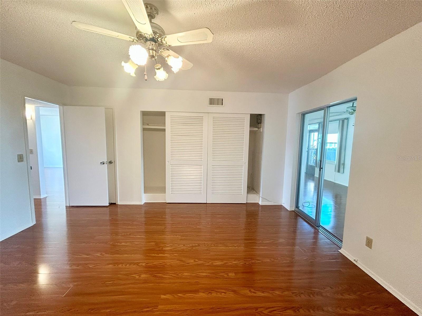 ON TOP OF THE WORLD - Residential