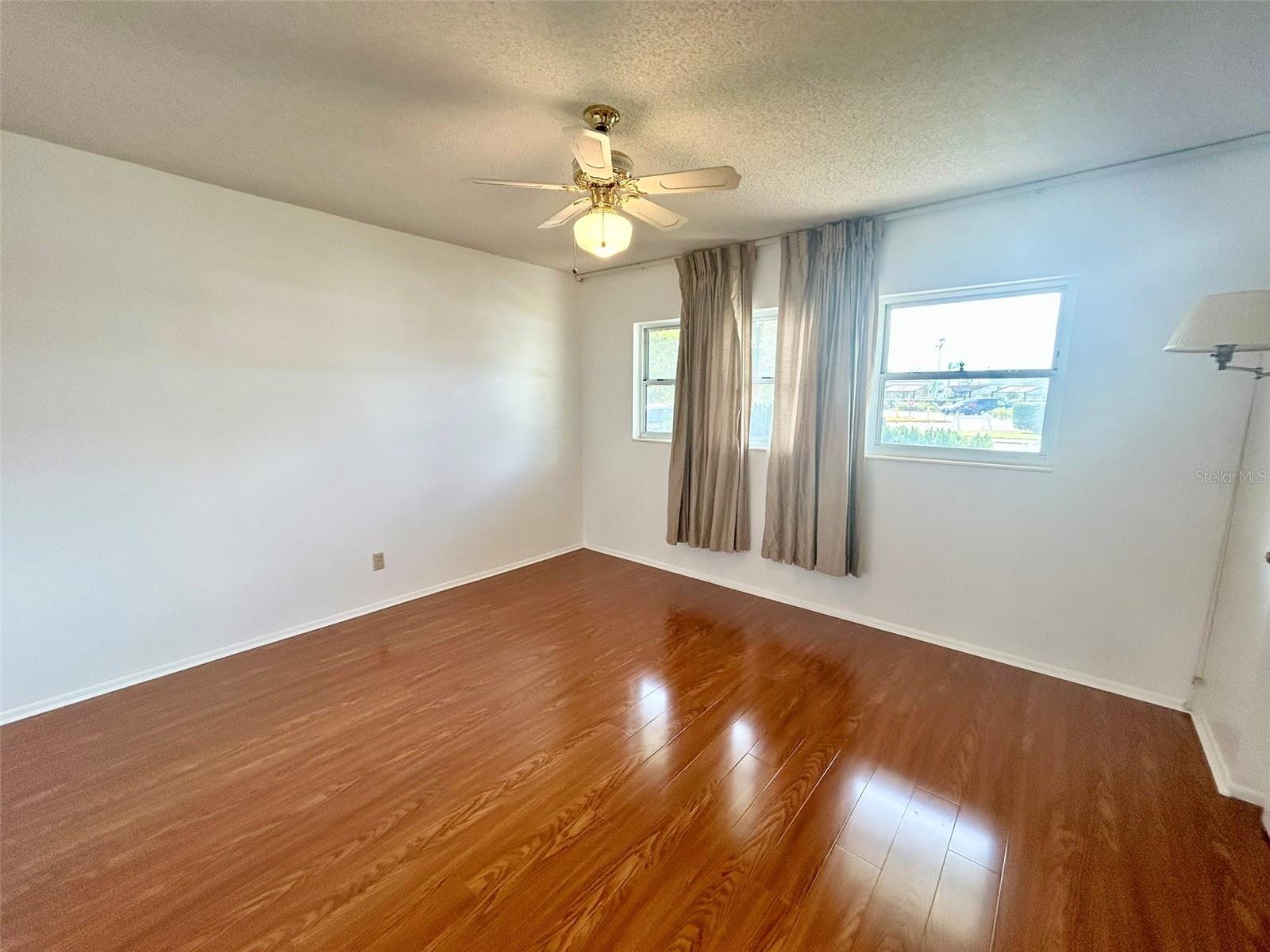 ON TOP OF THE WORLD - Residential