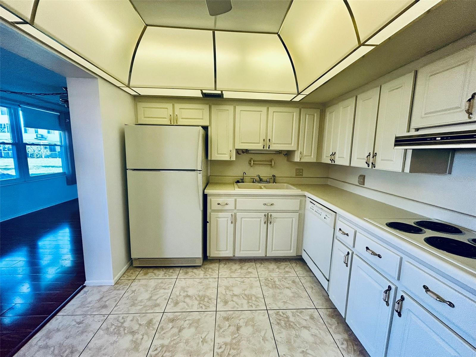 ON TOP OF THE WORLD - Residential