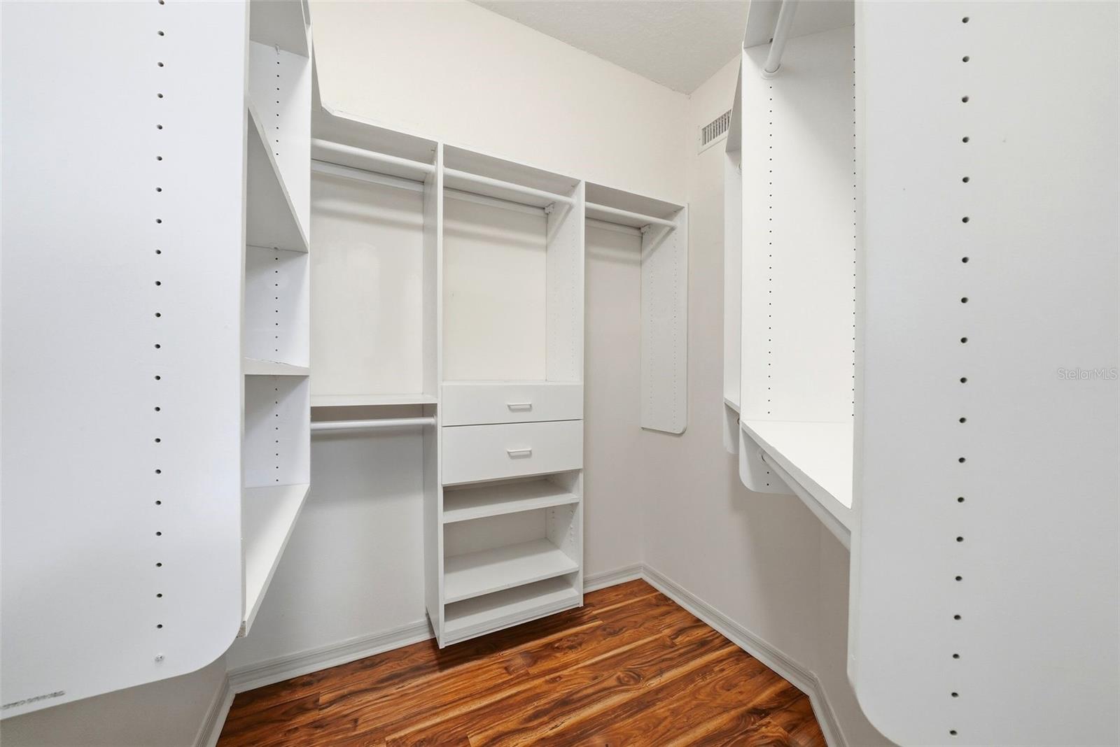 VILLAS AT LAKEPOINT - Residential