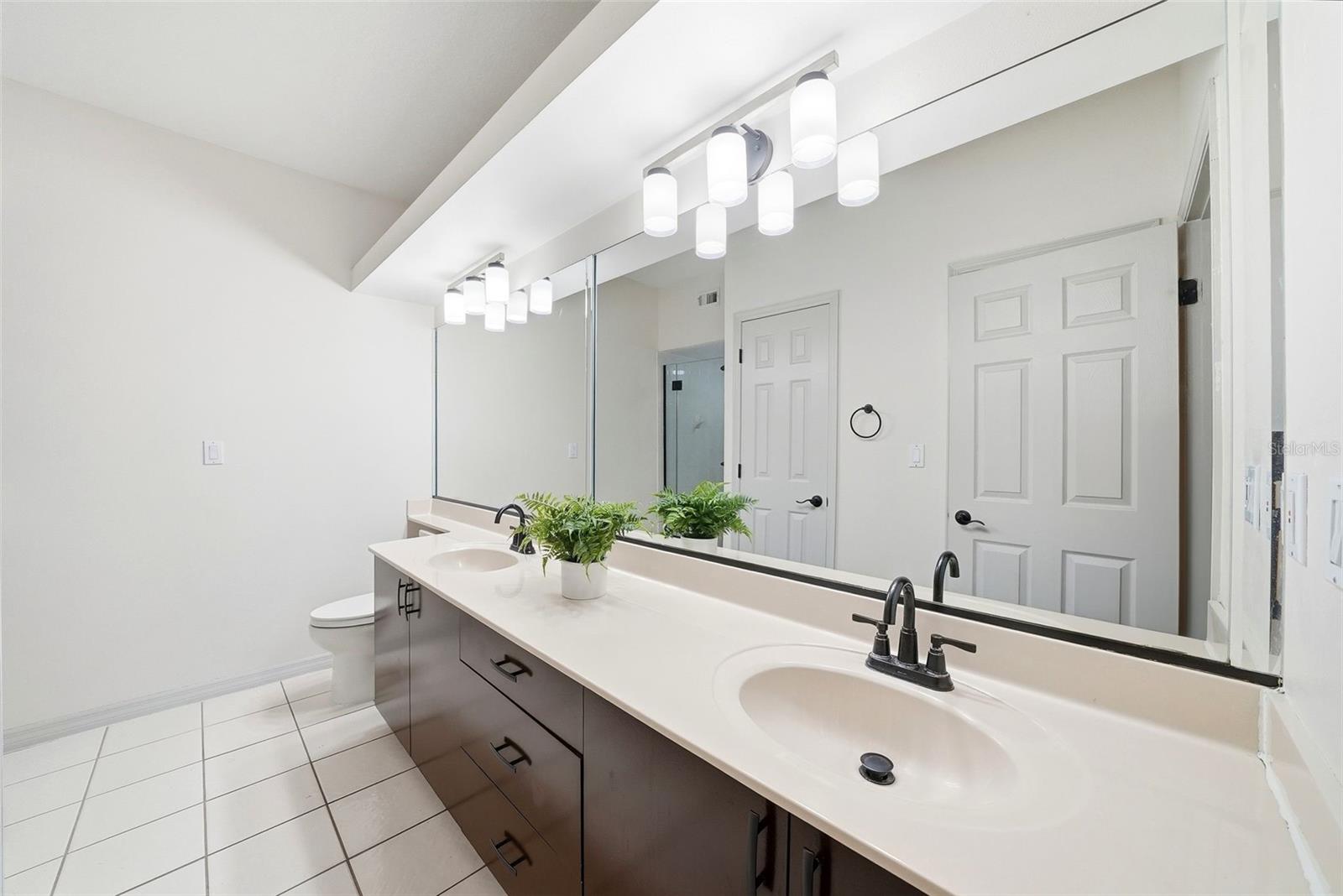 VILLAS AT LAKEPOINT - Residential