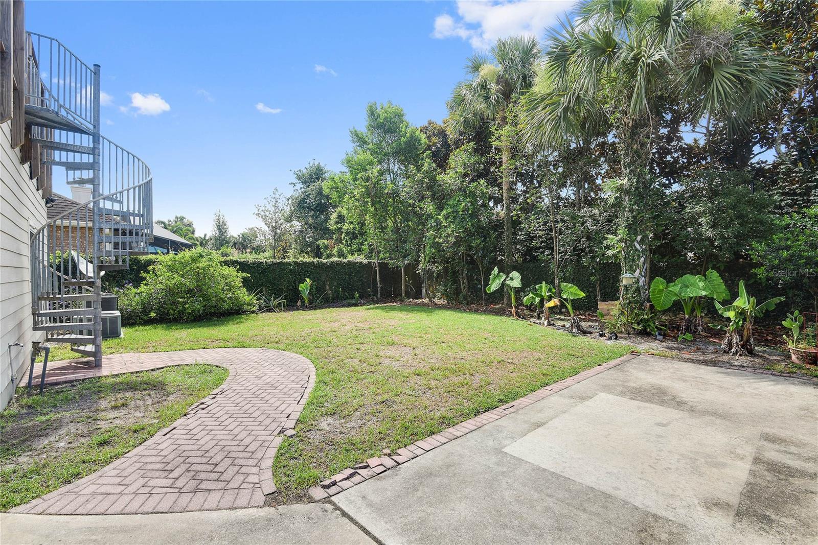 COMSTOCK PARK - Residential Lease