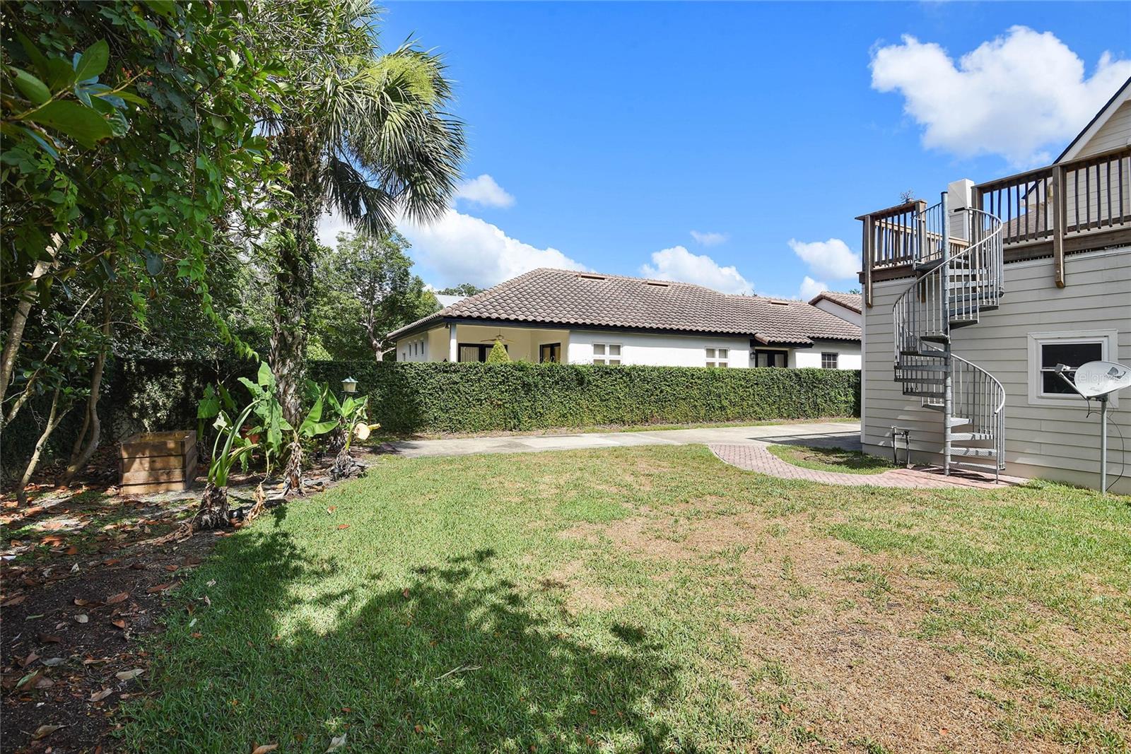 COMSTOCK PARK - Residential Lease