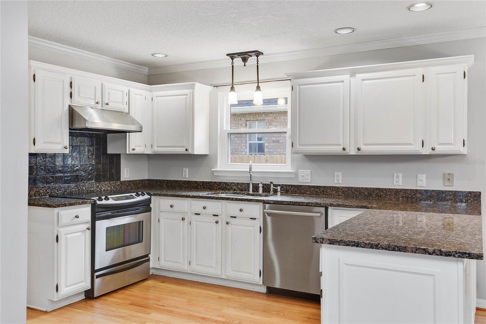 COMSTOCK PARK - Residential Lease