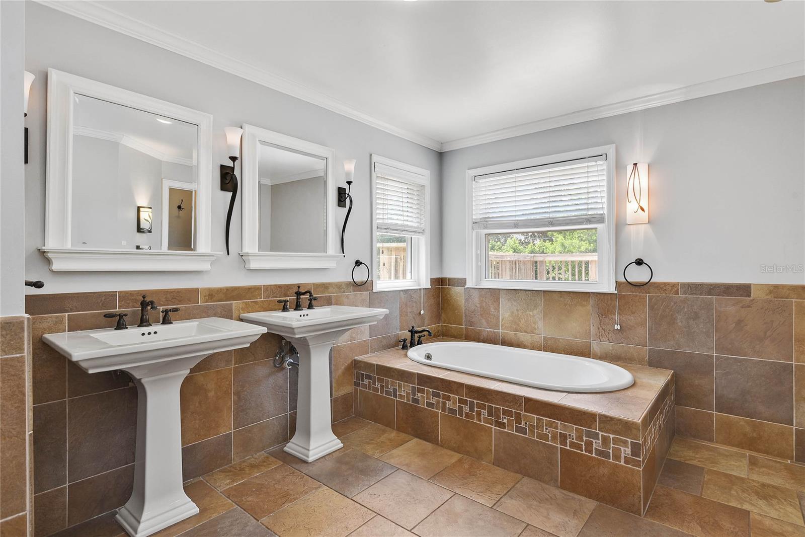 COMSTOCK PARK - Residential Lease